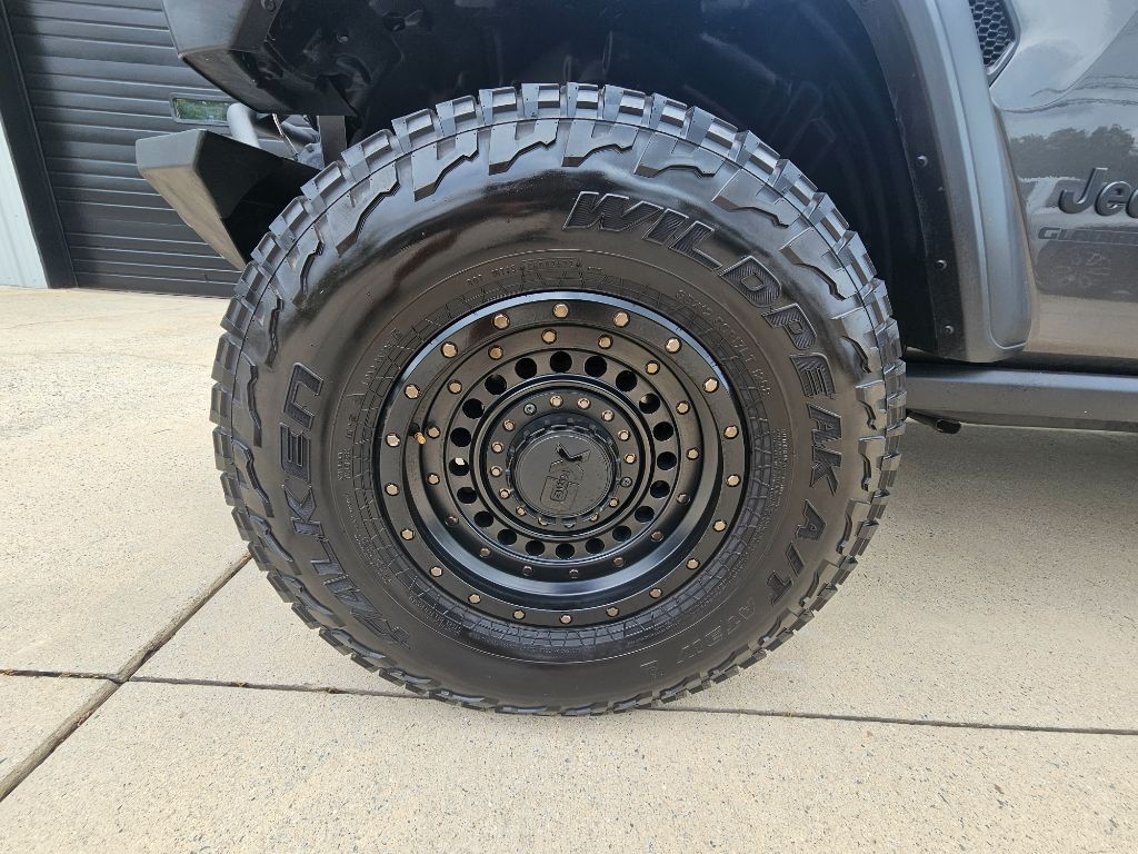 2020 Jeep Gladiator Sport photo 29