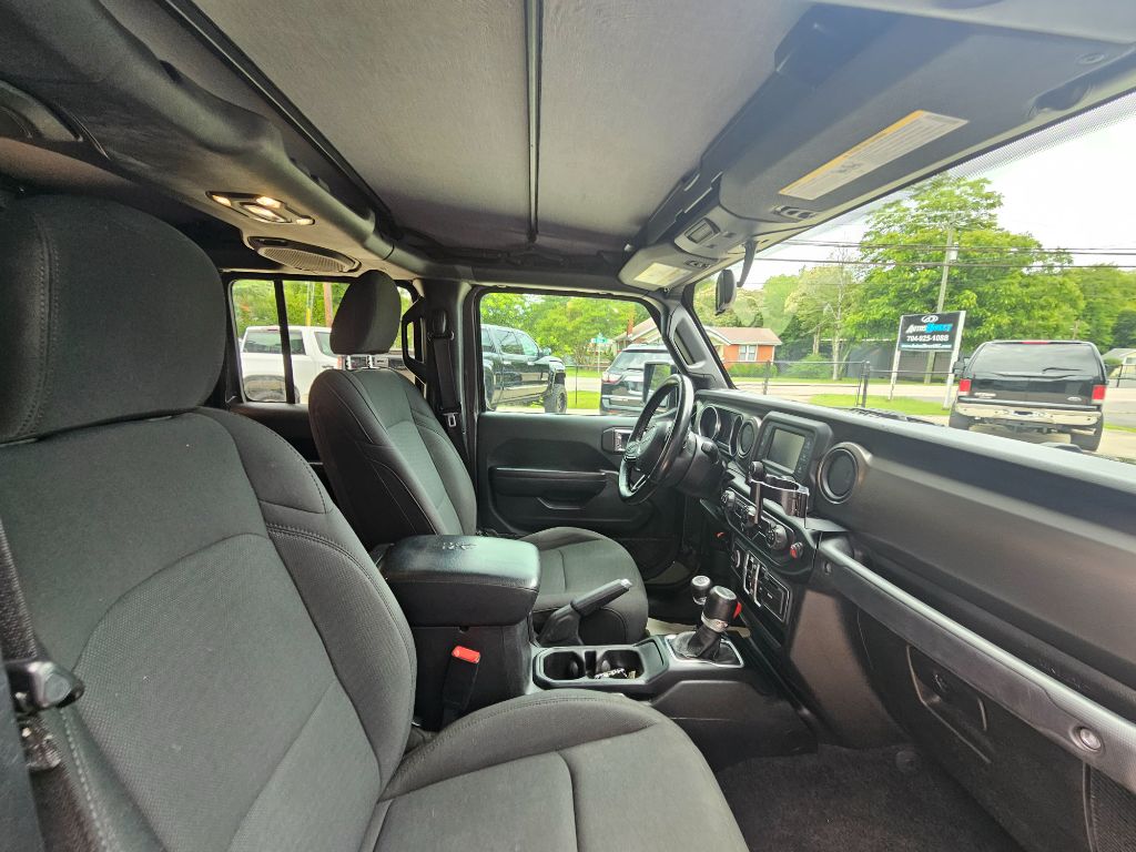 2020 Jeep Gladiator Sport photo 24